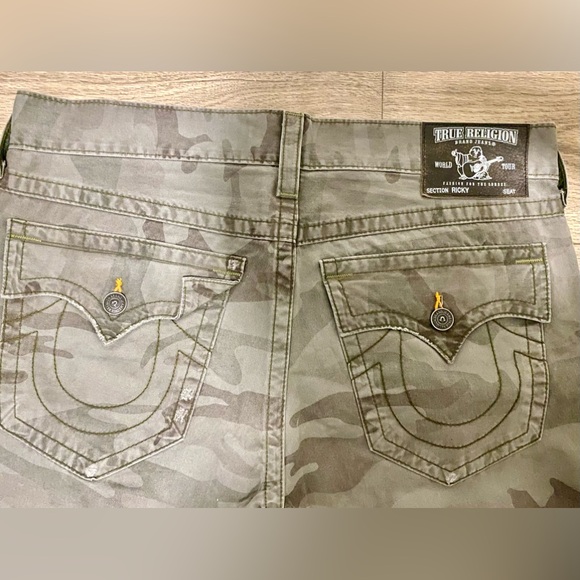 True Religion Ricky Straight Fit Camo Jeans Men’s US Size 38 - Picture 3 of 6